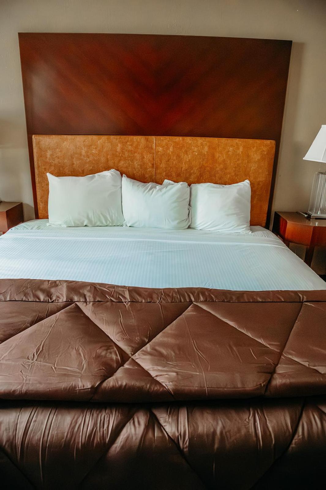 Country Garden & Suites Benton Buitenkant foto