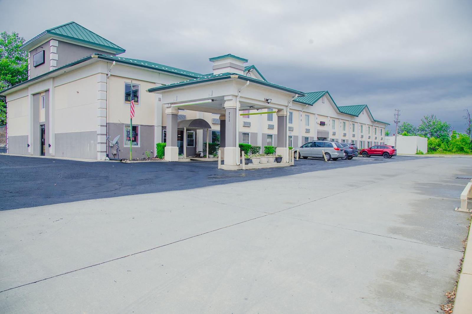 Country Garden & Suites Benton Buitenkant foto