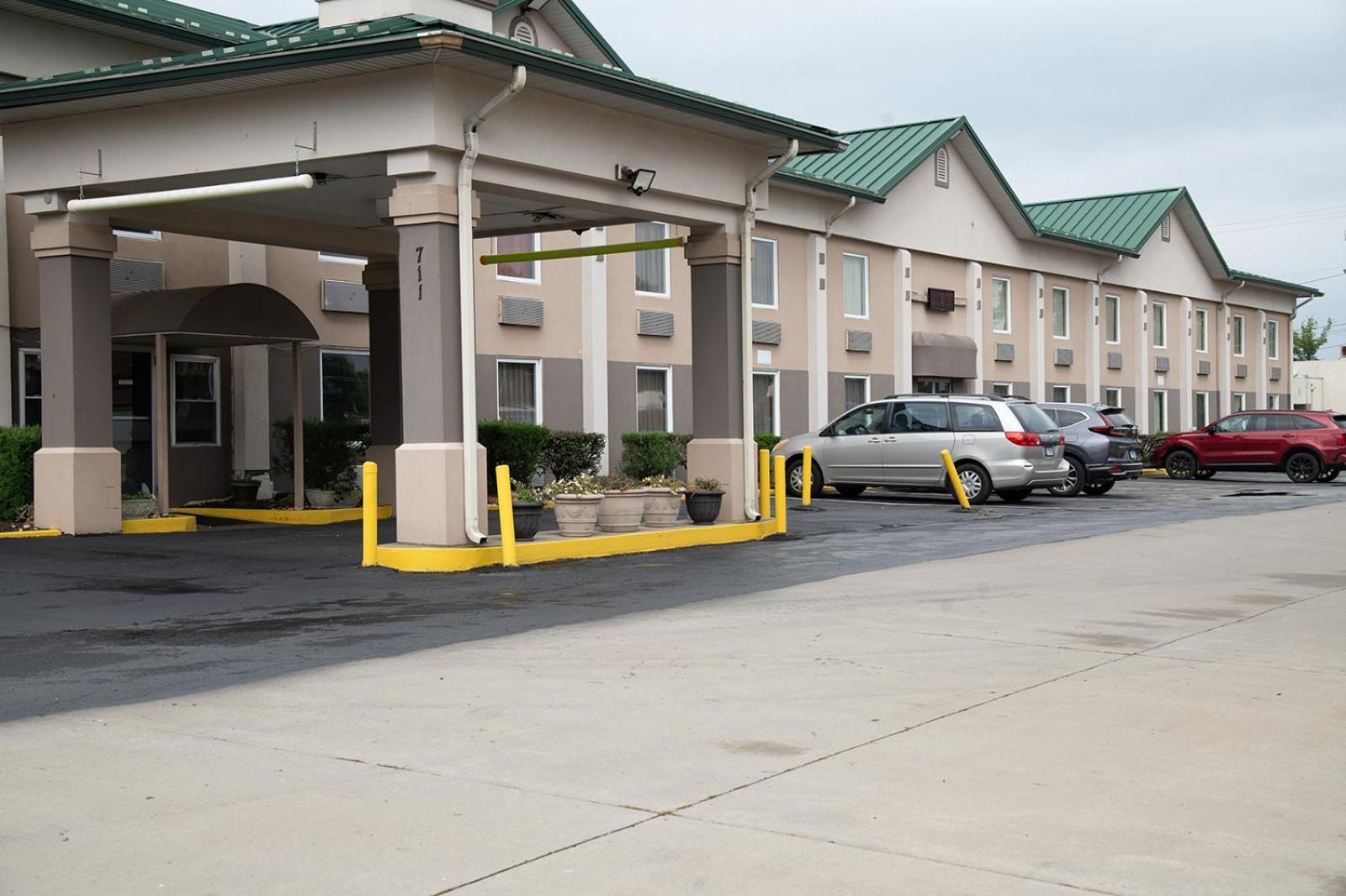 Country Garden & Suites Benton Buitenkant foto
