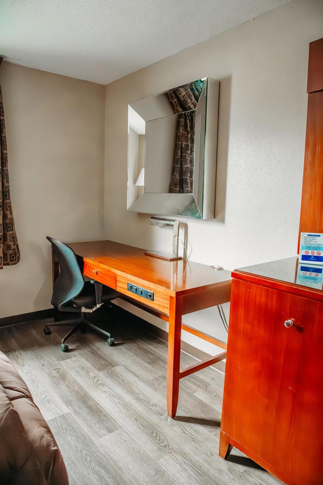 Country Garden & Suites Benton Buitenkant foto